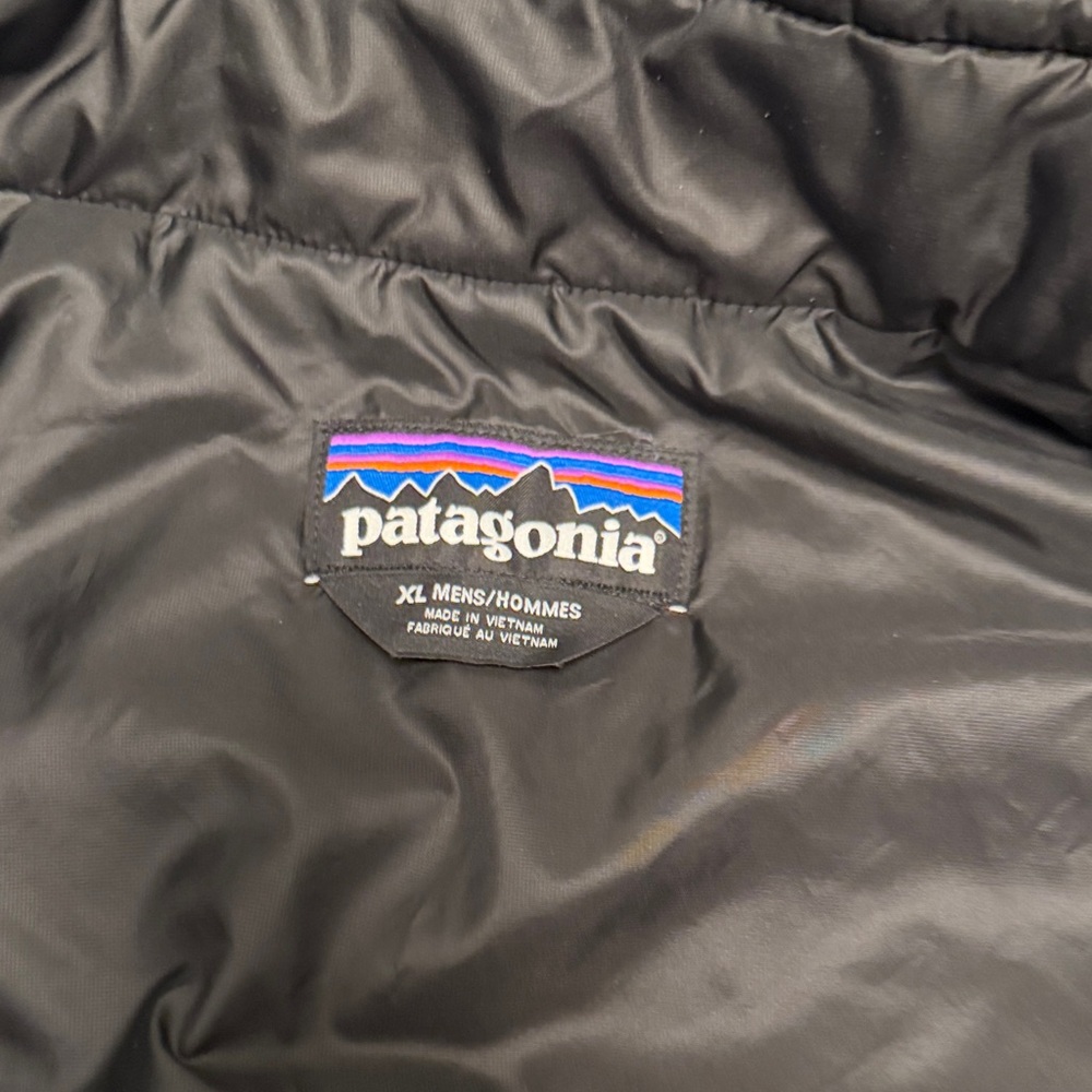 Patagonia Men's Black Quilted Vest - Picture 3 of 7